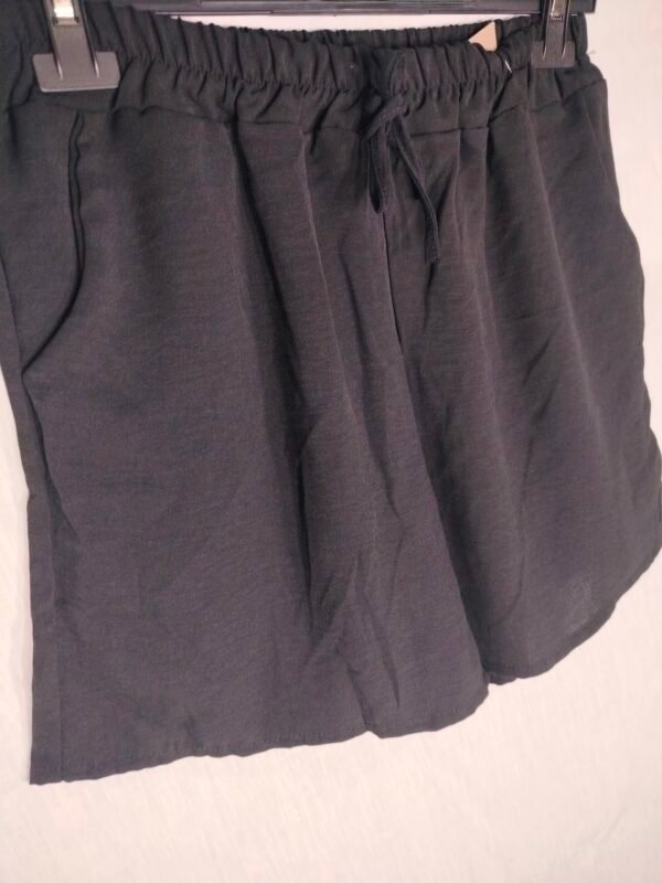Pantalón Corto con Bolsillos – Cintura Cómoda y Corte Fresco