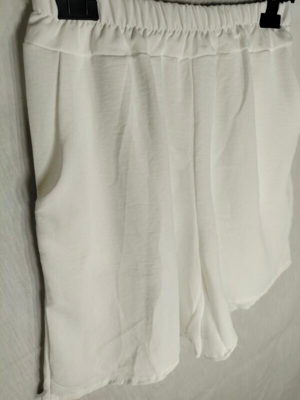 Pantalón Corto con Bolsillos – Cintura Cómoda y Corte Fresco
