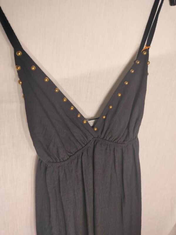 Vestido Fresco de Verano con Tachuelas y Tirante Adaptable