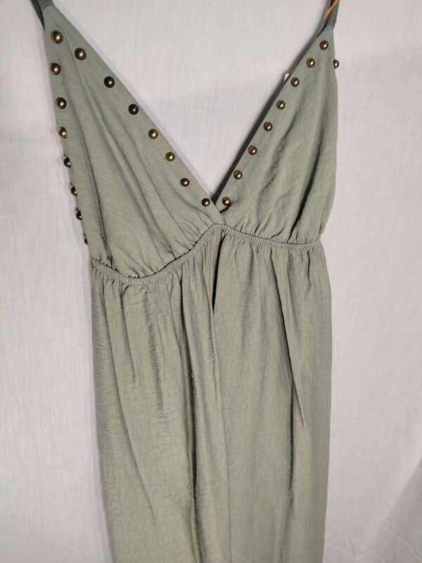 Vestido Fresco de Verano con Tachuelas y Tirante Adaptable
