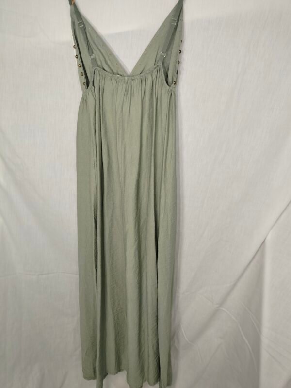 Vestido Fresco de Verano con Tachuelas y Tirante Adaptable
