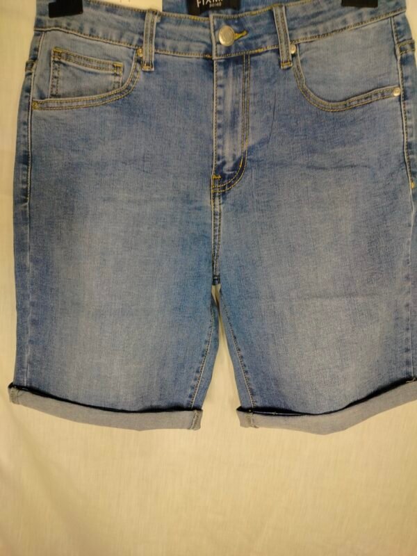 Pantalón Vaquero Corto - Comodidad y Estilo para los Días Más Activos