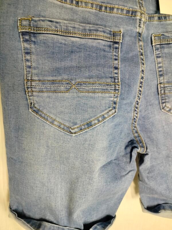 Pantalón Vaquero Corto - Comodidad y Estilo para los Días Más Activos