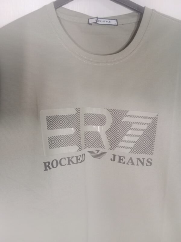Camiseta Rocked – Comodidad para los días que no paran