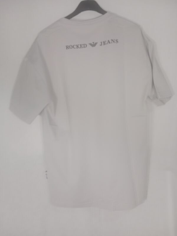 Camiseta Rocked – Comodidad para los días que no paran