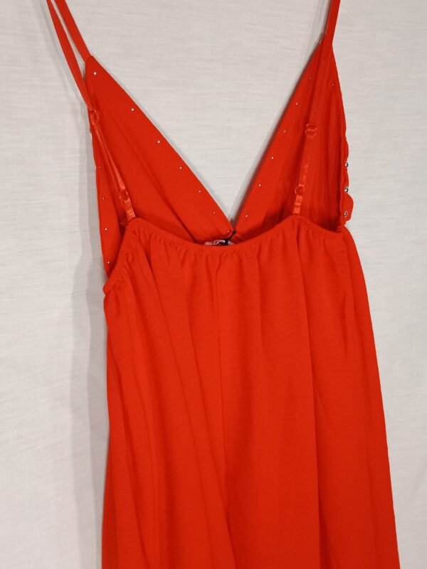 Vestido con Tachuelas – Comodidad con estilo en los días de calor