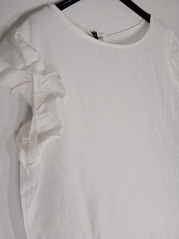Blusa Volantes Cuello Caja – Que te acompaña durante todo el día