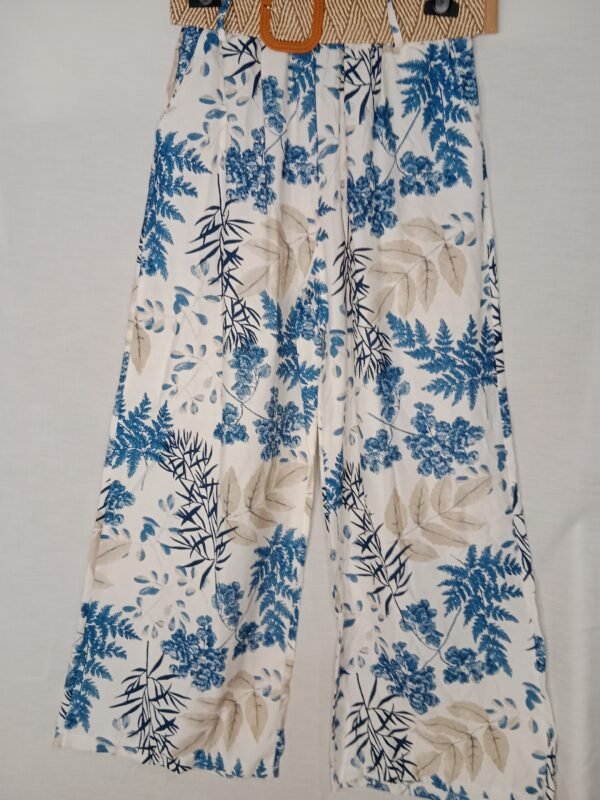 Pantalón Estampado Hojas Azul – Frescura que te acompaña todo el día