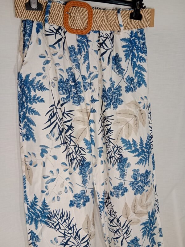 Pantalón Estampado Hojas Azul – Frescura que te acompaña todo el día