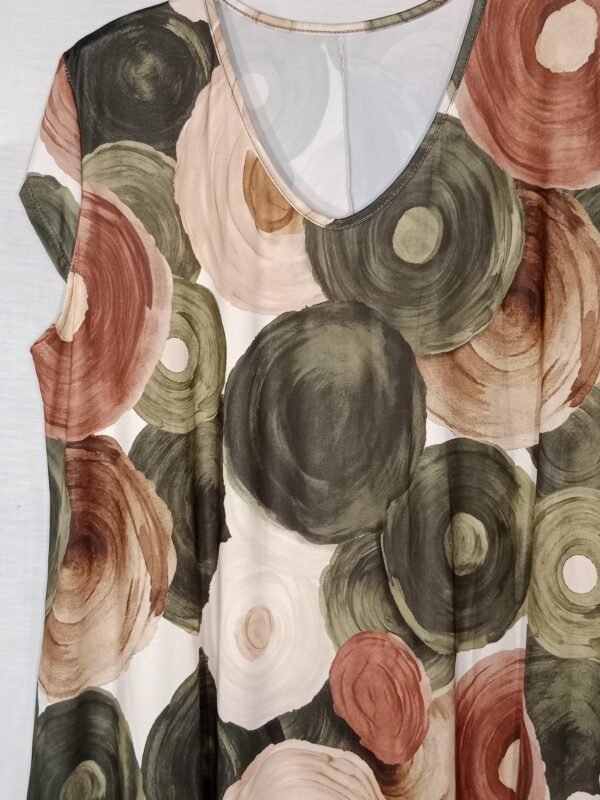 Vestido Estampado de Esferas – Comodidad para los días que no paran