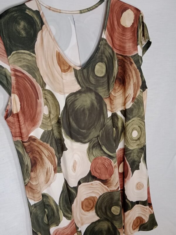 Vestido Estampado de Esferas – Comodidad para los días que no paran
