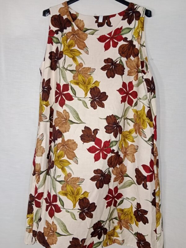 Vestido Estampado de Hojas – Frescura para tus días más activos
