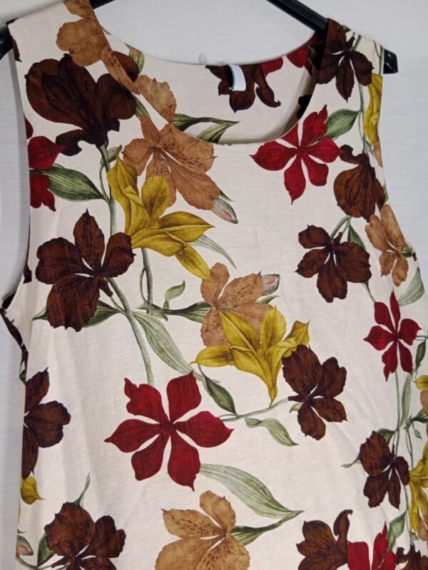 Vestido Estampado de Hojas – Frescura para tus días más activos