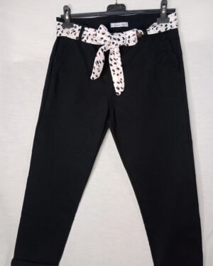 Pantalón con Pañuelo – Frescura y estilo durante todo el día