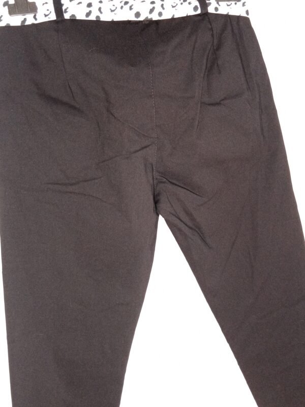 Pantalón con Pañuelo – Frescura y estilo durante todo el día