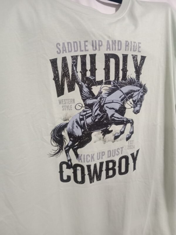 Camiseta Cowboy – Frescura y estilo para todo el día