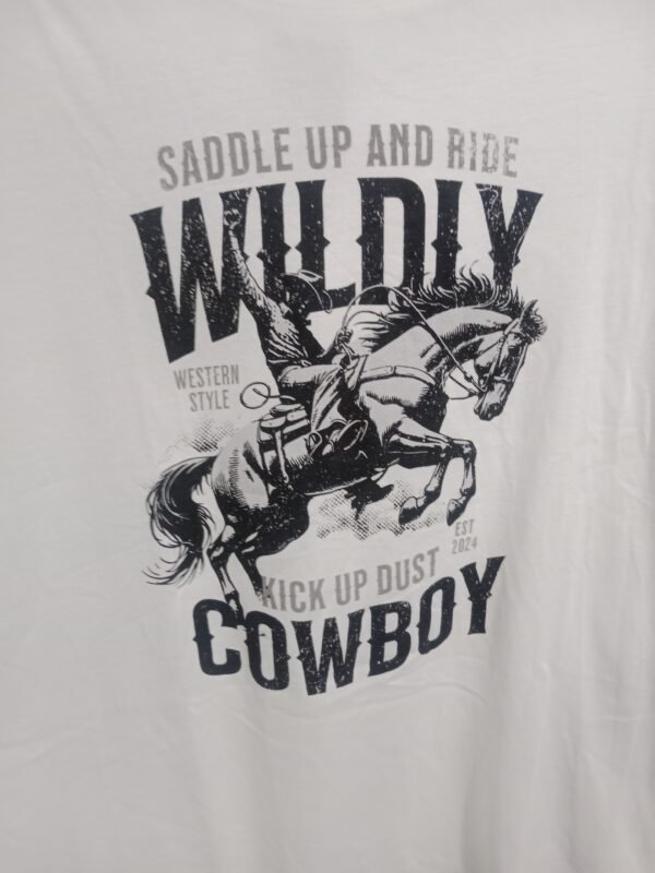 Camiseta Cowboy – Frescura y estilo para todo el día