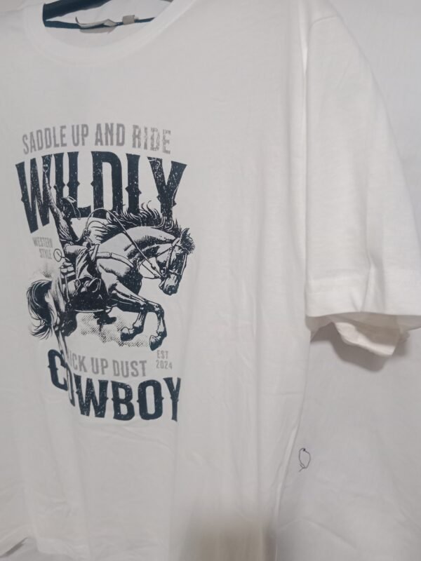 Camiseta Cowboy – Frescura y estilo para todo el día