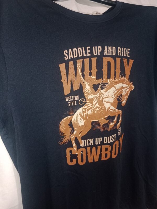 Camiseta Cowboy – Frescura y estilo para todo el día