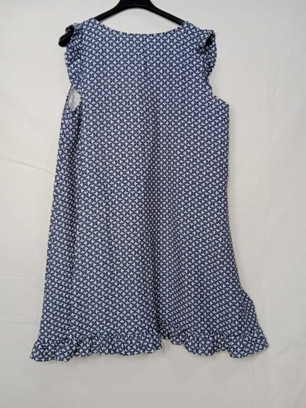 Vestido Estampado de Hojas – Frescura y estilo para los días de verano