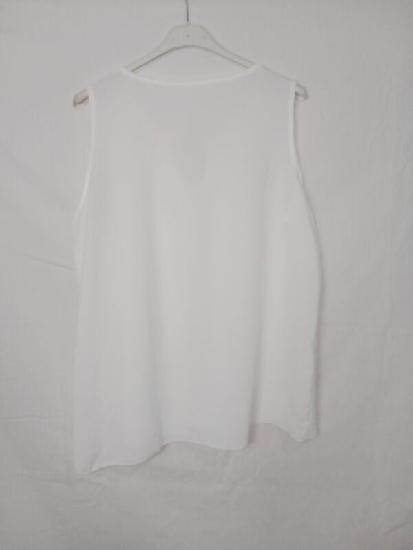 Blusa Sin Mangas Acampanada – Frescura y libertad en los días de calor