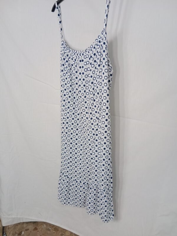 Vestido de Tirantes de Viscosa – Frescura y estilo para los días de verano
