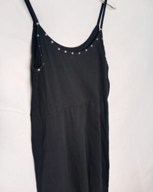 Vestido de Tirantes con Tachuelas – Frescura con estilo para tus días de verano