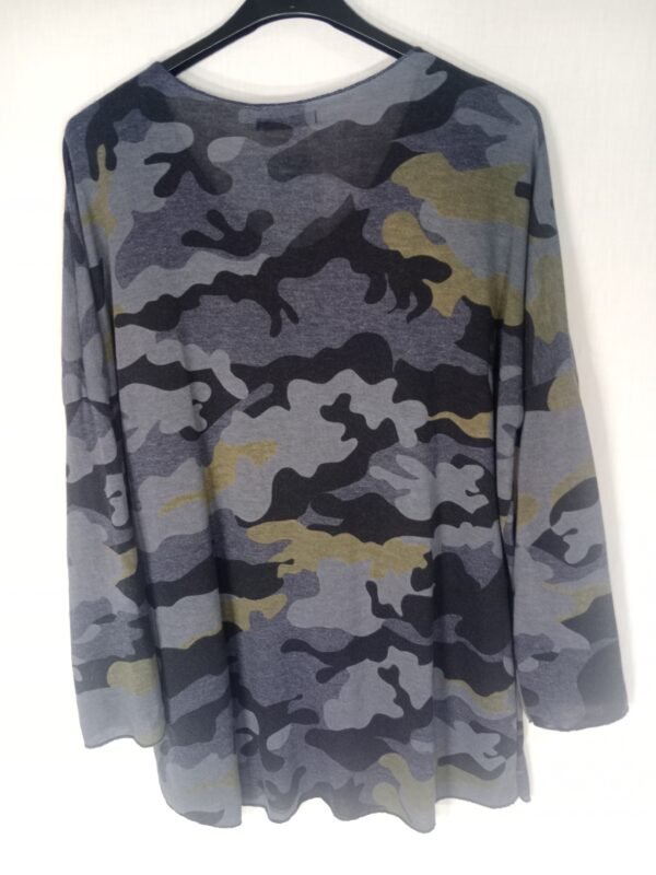 Suéter Camuflaje Urbano – Estilo y comodidad durante todo el día