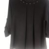 Blusa Tachuelas Cuello Caja – Elegancia cómoda para todo el día