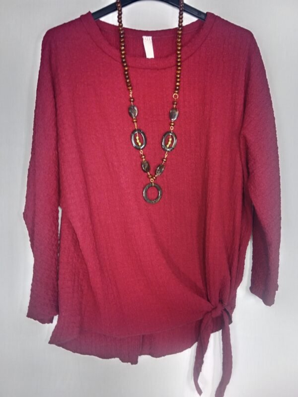 Blusa Lazo Cadera – Estilo y comodidad para todo el día