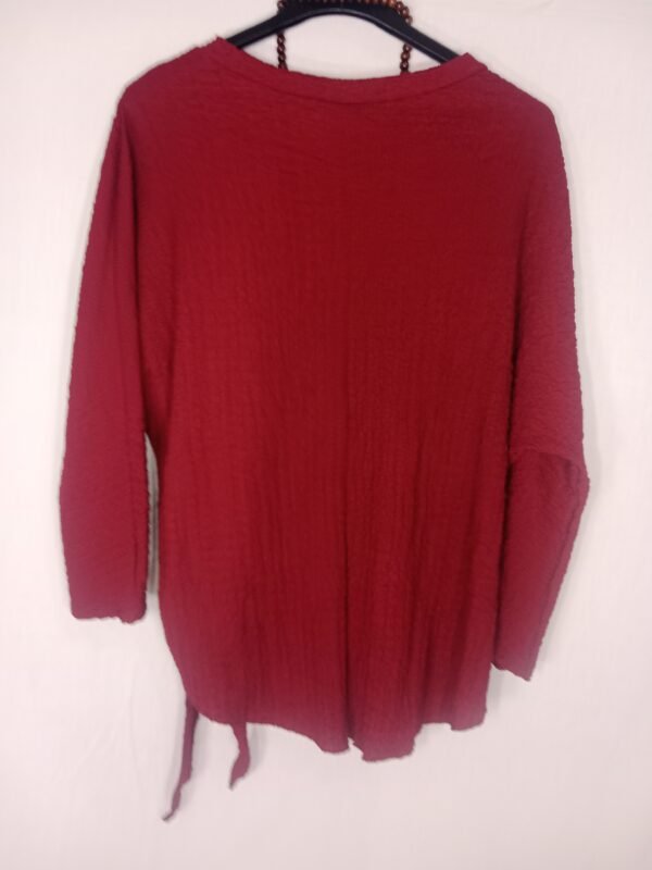 Blusa Lazo Cadera – Estilo y comodidad para todo el día