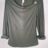Blusa Cuello Broche – Elegancia y comodidad para todo el día