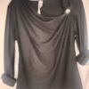 Blusa Cuello Broche – Elegancia y comodidad para todo el día