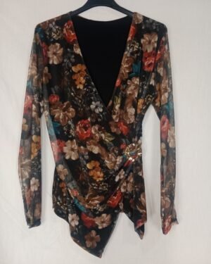IMG_20261001_231229 Blusa Cruzada con Broche – Elegancia que transforma tu look