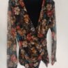 Blusa Cruzada con Broche – Elegancia que transforma tu look