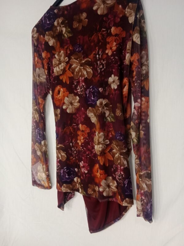 Blusa Cruzada con Broche – Elegancia que transforma tu look