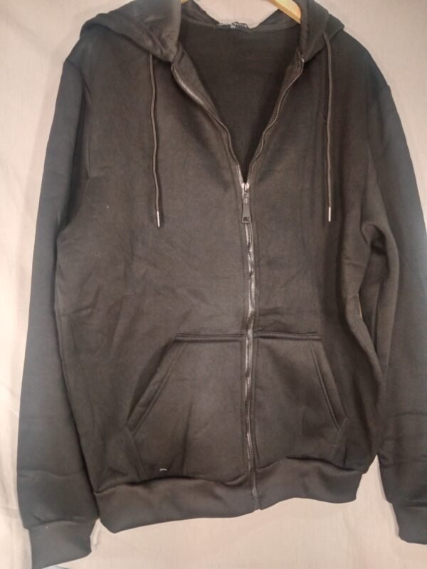Sudadera con Capucha y Cremallera – Comodidad para los días que cambian