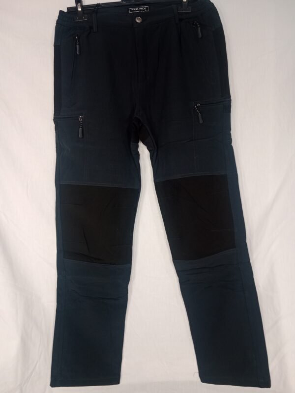 Pantalón de Montaña – Comodidad y protección para tus días más activos