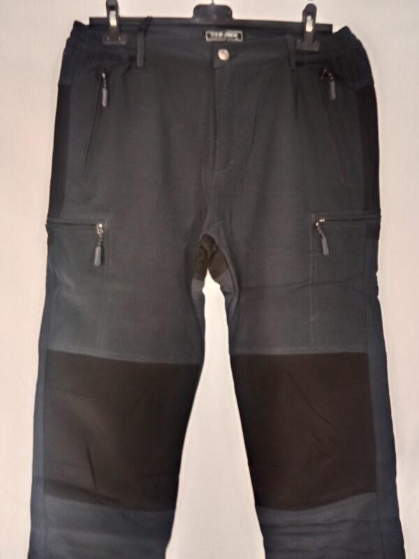 Pantalón de Montaña – Comodidad y protección para tus días más activos