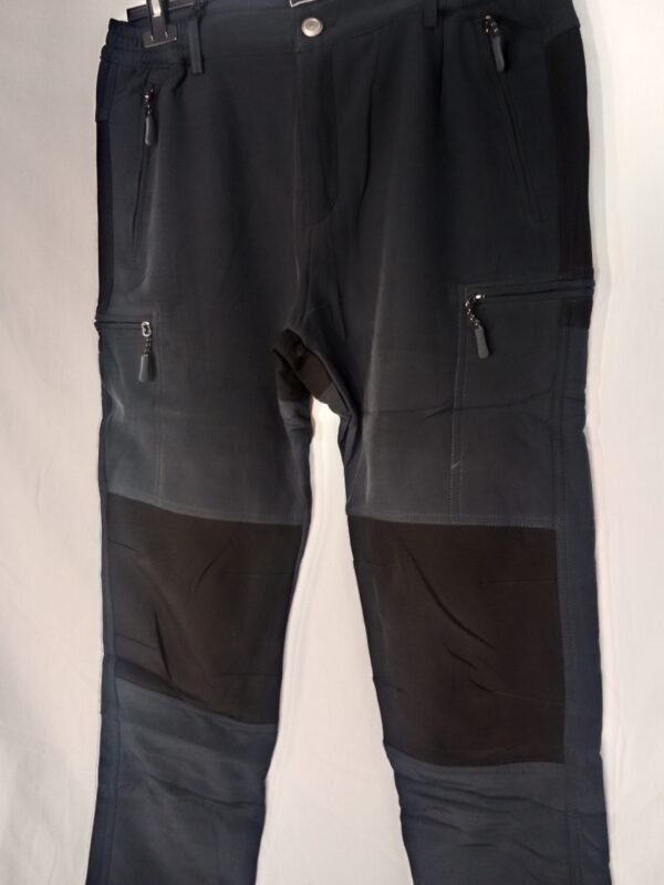 Pantalón de Montaña – Comodidad y protección para tus días más activos